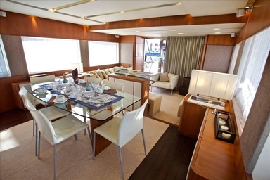 2010 Aicon Yachts 75 Flybridge