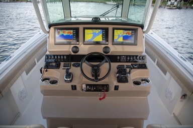 2023 Sailfish Boats 360 CC