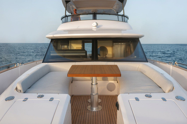 2015 Azimut Yachts Magellano 66