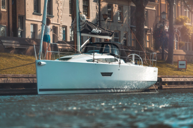 2016 Elan Yachts E3