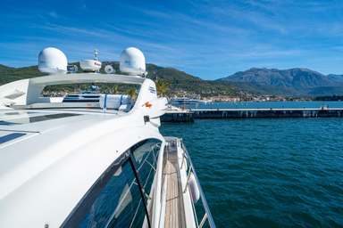2010 Azimut Yachts S68