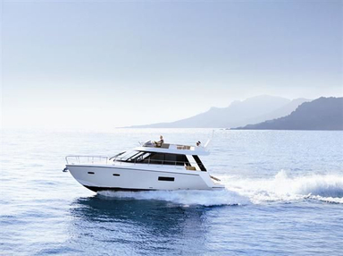 2012 Sealine F42