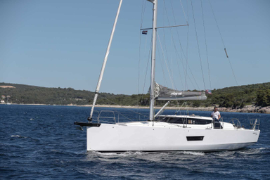 2016 Elan Yachts GT5