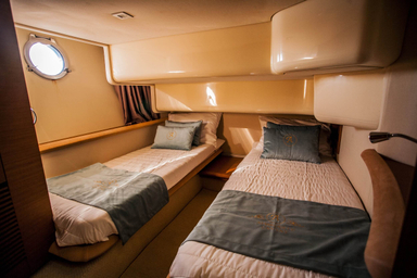 2010 Azimut Yachts 43 Fly