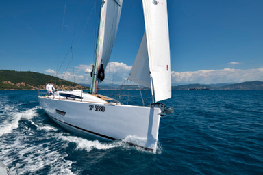 2015 Elan Yachts E5