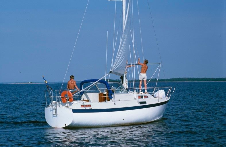 1975 Albin Marine 82 MS