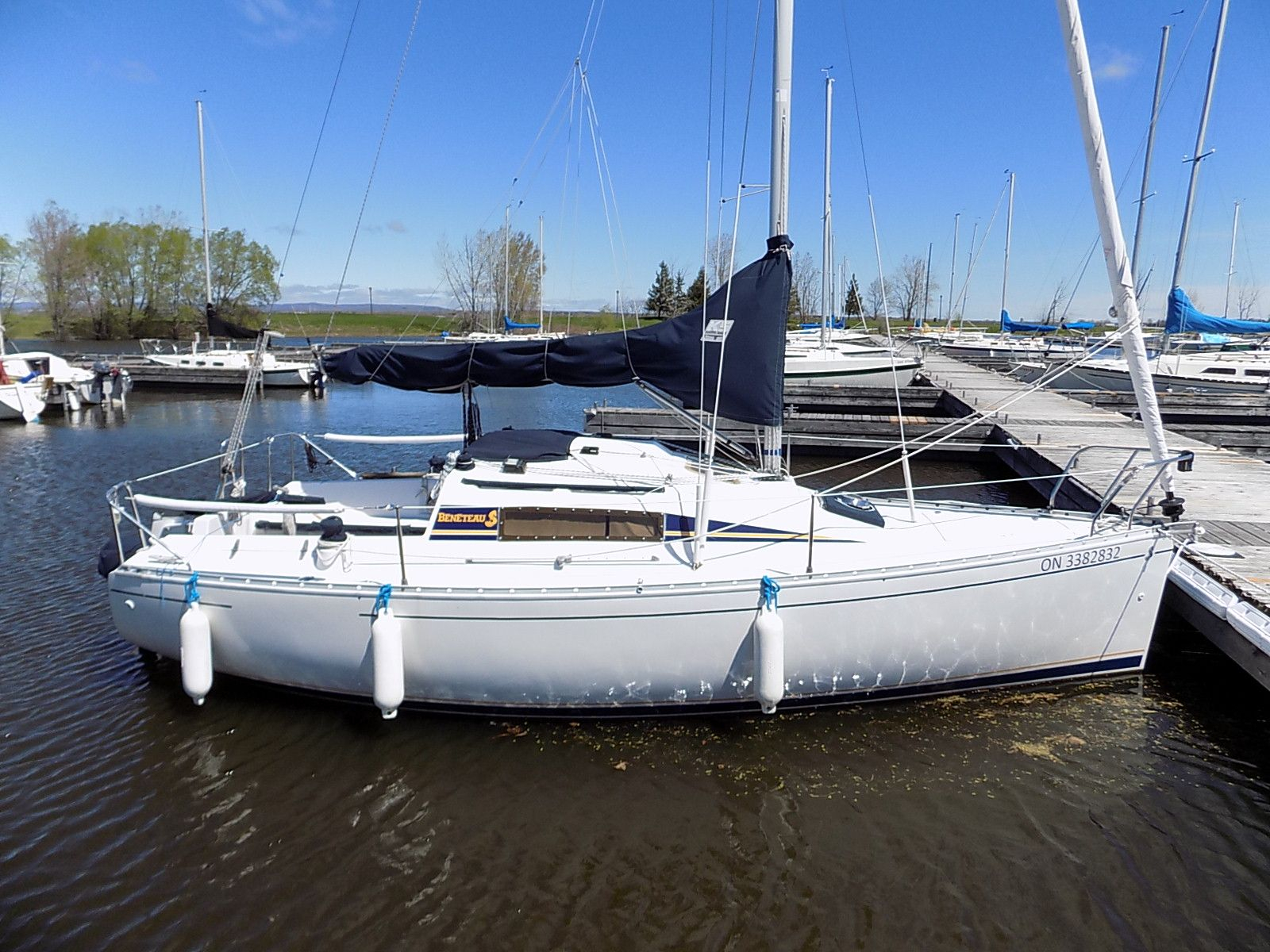 1986 Beneteau First 235