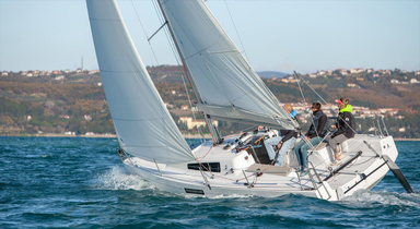 2018 Beneteau First 27