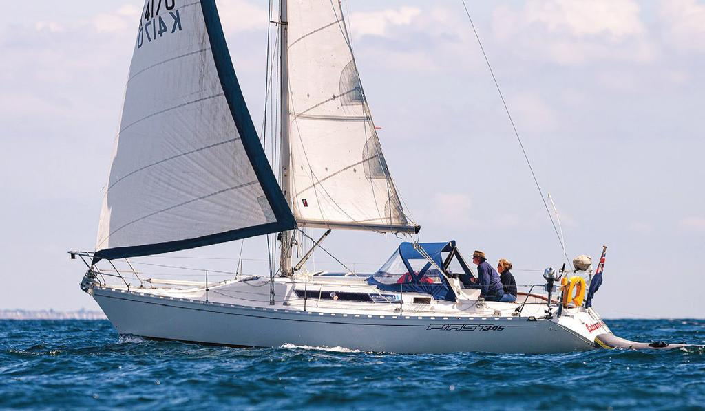 1983 Beneteau First 345