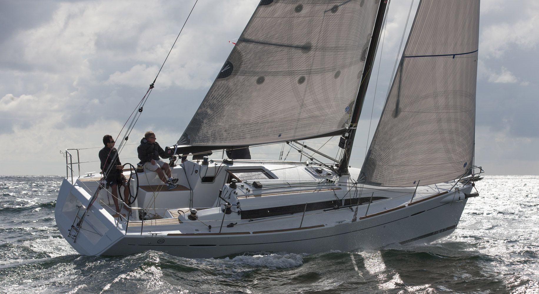 2016 Beneteau First 35