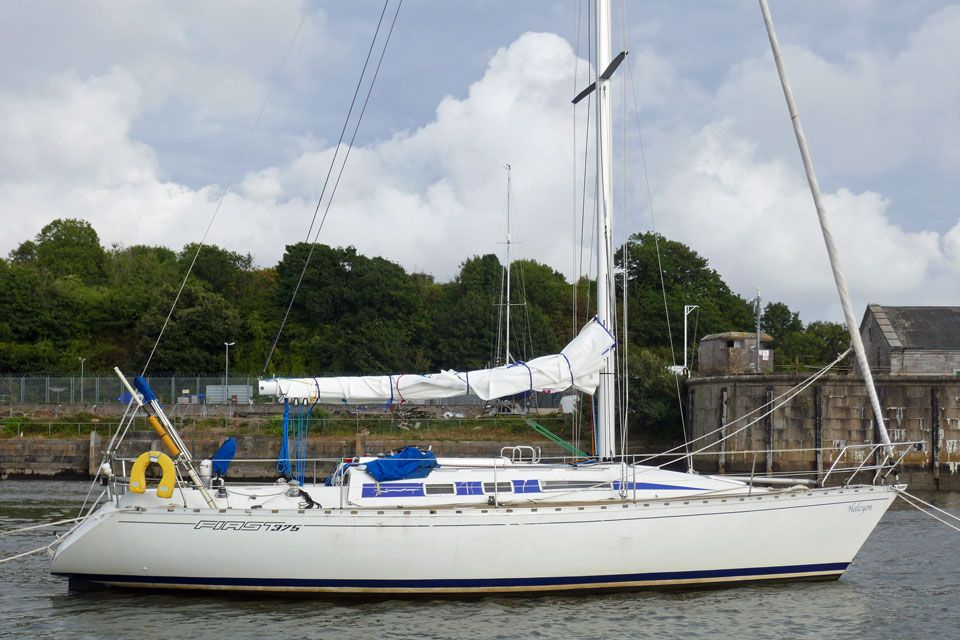 1985 Beneteau First 375