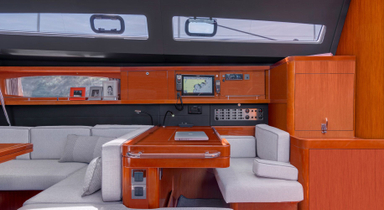2015 Beneteau Oceanis 60