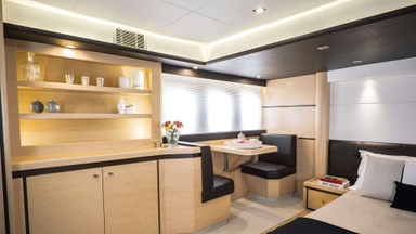 2006 Birchwood 620 Flybridge