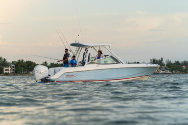 2022 Boston Whaler 240 Vantage