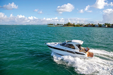 2015 Bavaria Yachts Sport 360