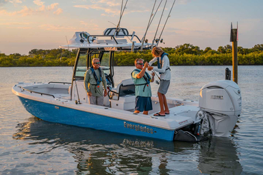 2022 Everglades 253 CC