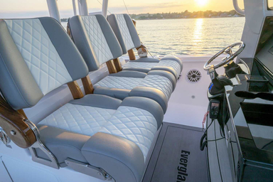 2024 Everglades 335 CC