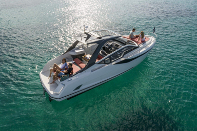 2020 Fairline F-Line 33 Outboard