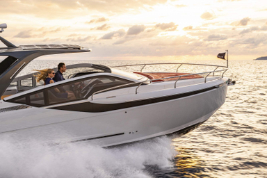 2020 Fairline F-Line 33 Outboard