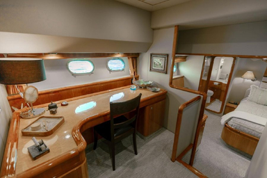 2000 Ferretti Yachts 680 