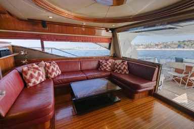 2000 Ferretti Yachts 680 