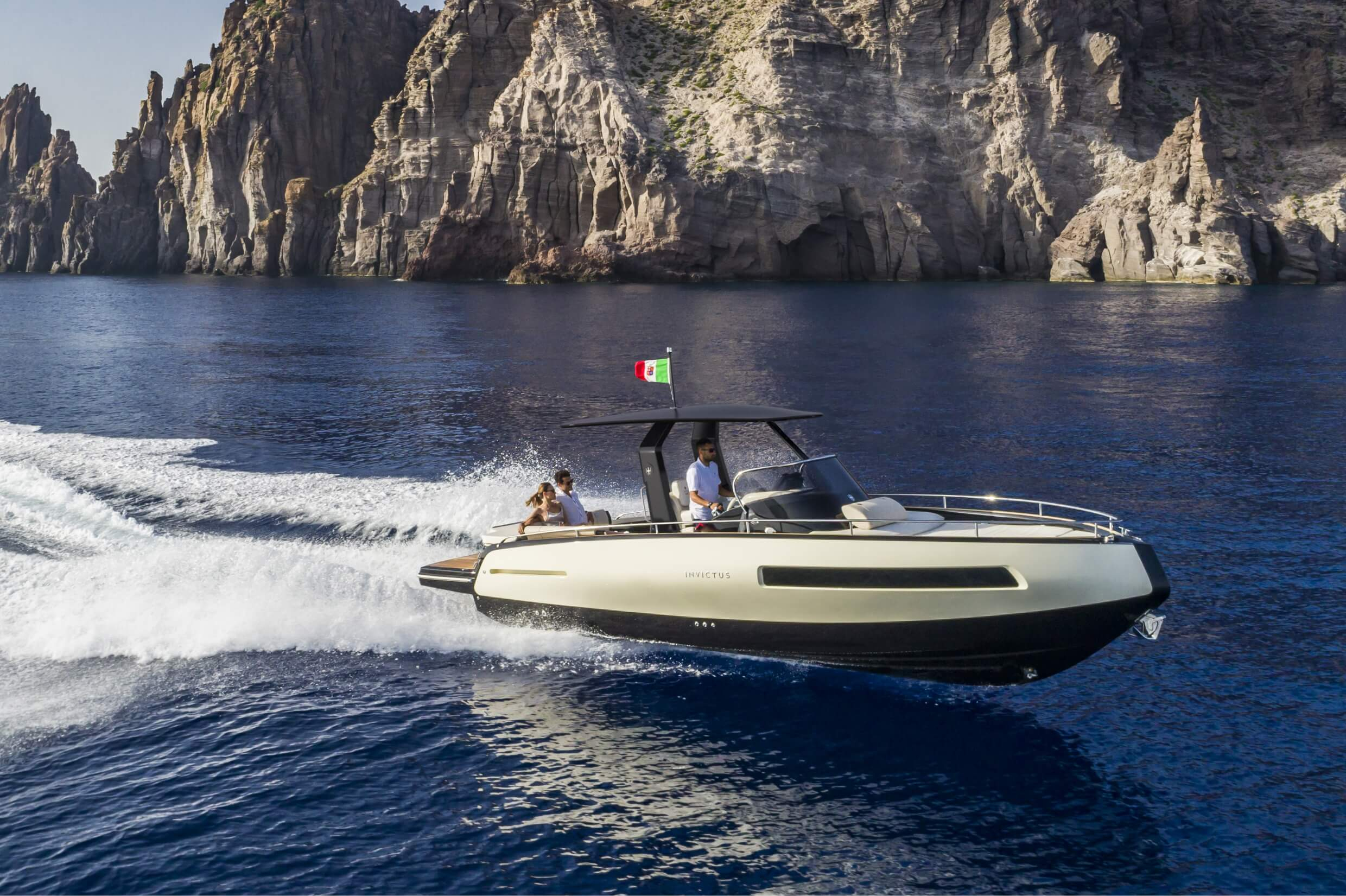 2018 Invictus Yacht GT280