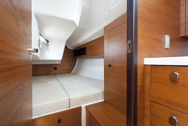 2011 Italia Yachts Italia 10.98