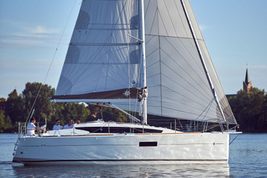 2017 Jeanneau Sun Odyssey 319