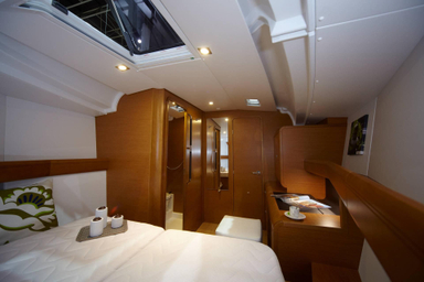 2016 Jeanneau Sun Odyssey 449