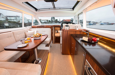 2015 Nimbus 405 Flybridge