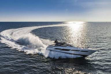 2022 Pershing Yachts 9X