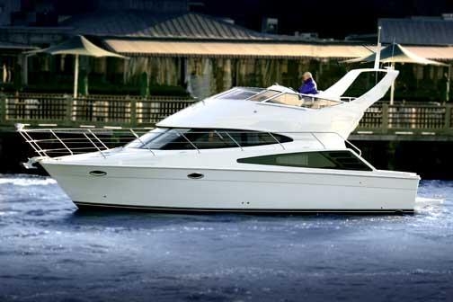 2005 Carver Yachts 33SS