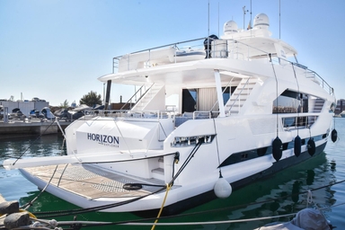 2017 Horizon Yacht FD85