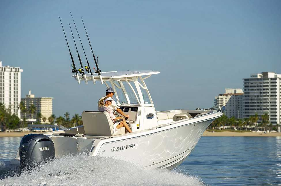 2021 Sailfish Boats 241 CC