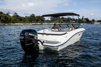 2023 Sea Ray SPX 210 Outboard