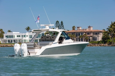 2023 Tiara Yachts 34 LS
