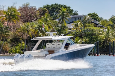 2022 Tiara Yachts 38 LS