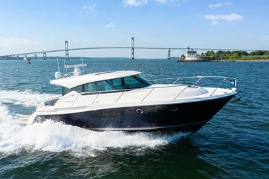 2022 Tiara Yachts 44 Coupe