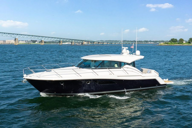 2022 Tiara Yachts 44 Coupe