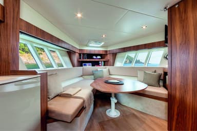 2015 Absolute Yachts 40 STL