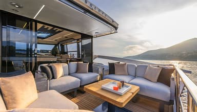 2023 Absolute Yachts 48 Coupe