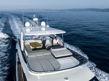 2023 Absolute Yachts 52 FLY