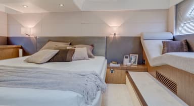 2020 Beneteau Gran Turismo 49