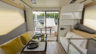 2006 Birchwood 430 Flybridge