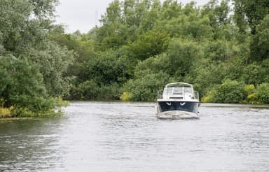 2020 Broom Boats 30 Cadet