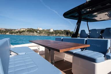 2021 Cayman Yachts 400WA