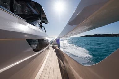 2021 Cayman Yachts 400WA