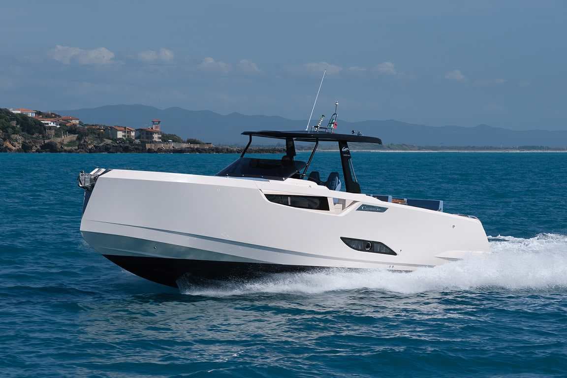 2021 Cayman Yachts 400WA