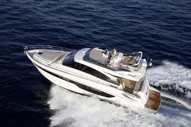 2019 Cayman Yachts F520