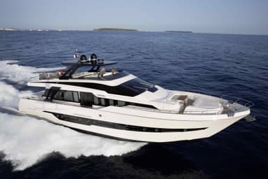 2018 Cayman Yachts F920